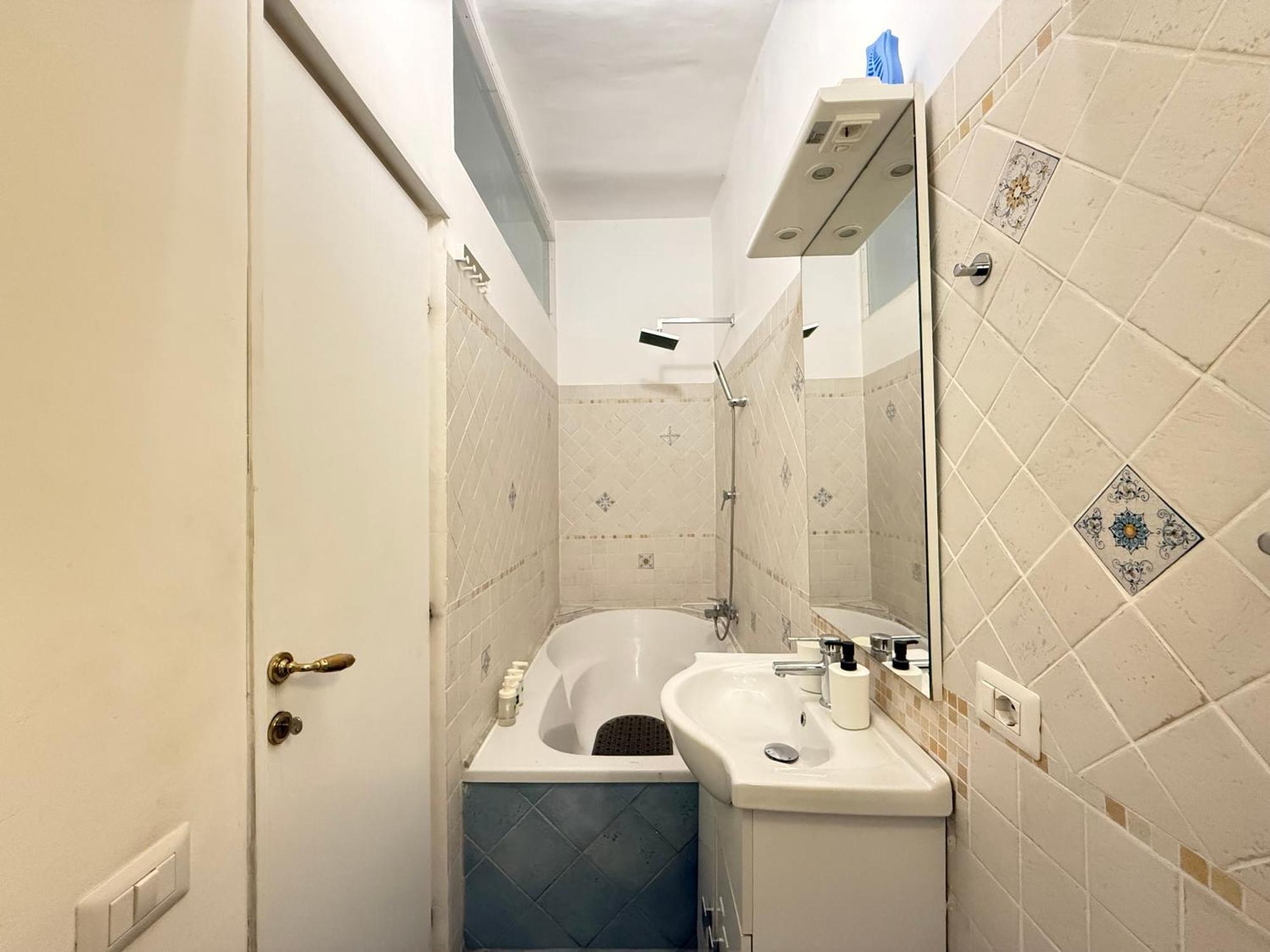 Apartment San Lorenzo , Near Termini Station Center V Rome