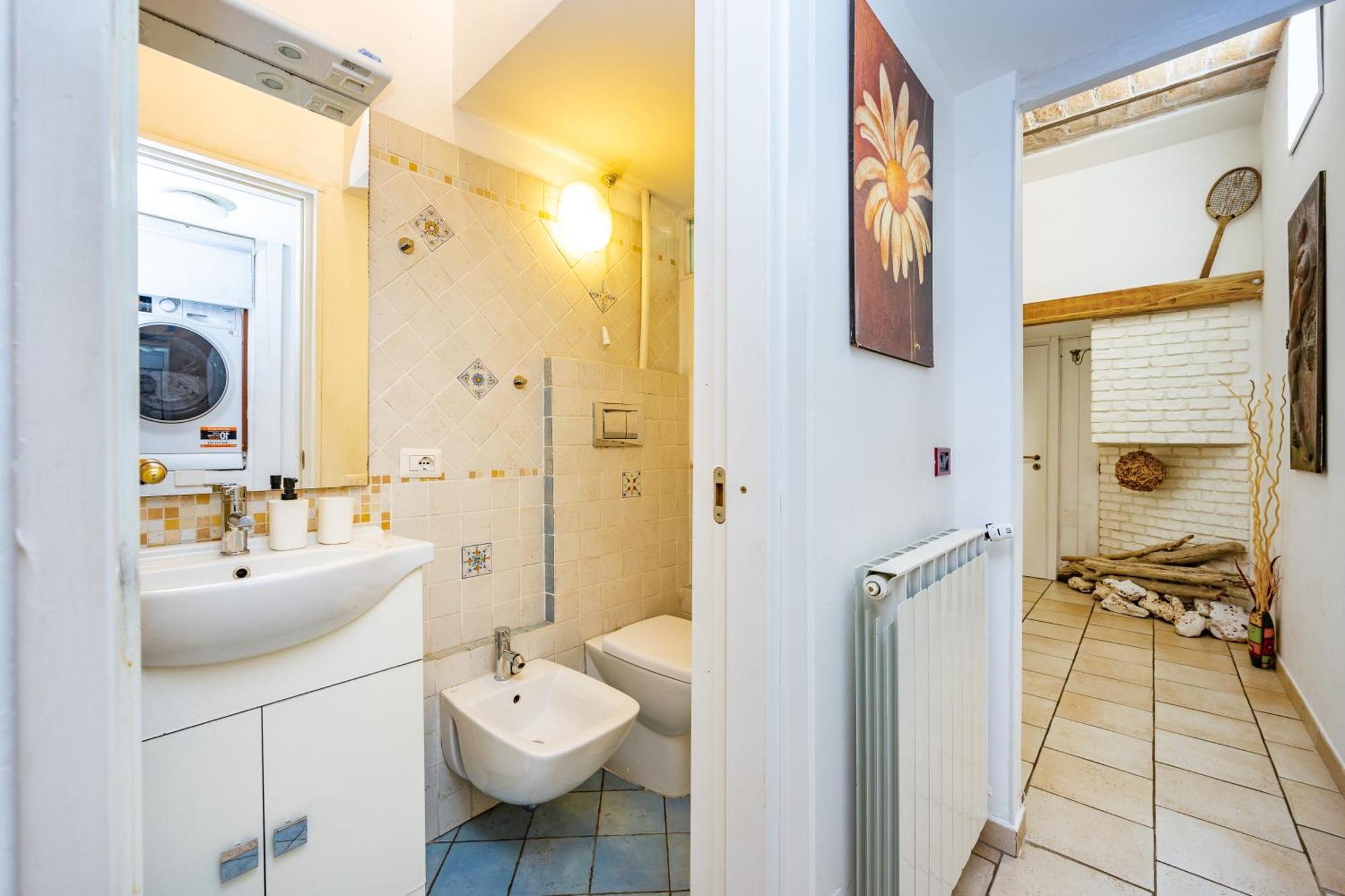 Apartment San Lorenzo , Near Termini Station Center V Rome
